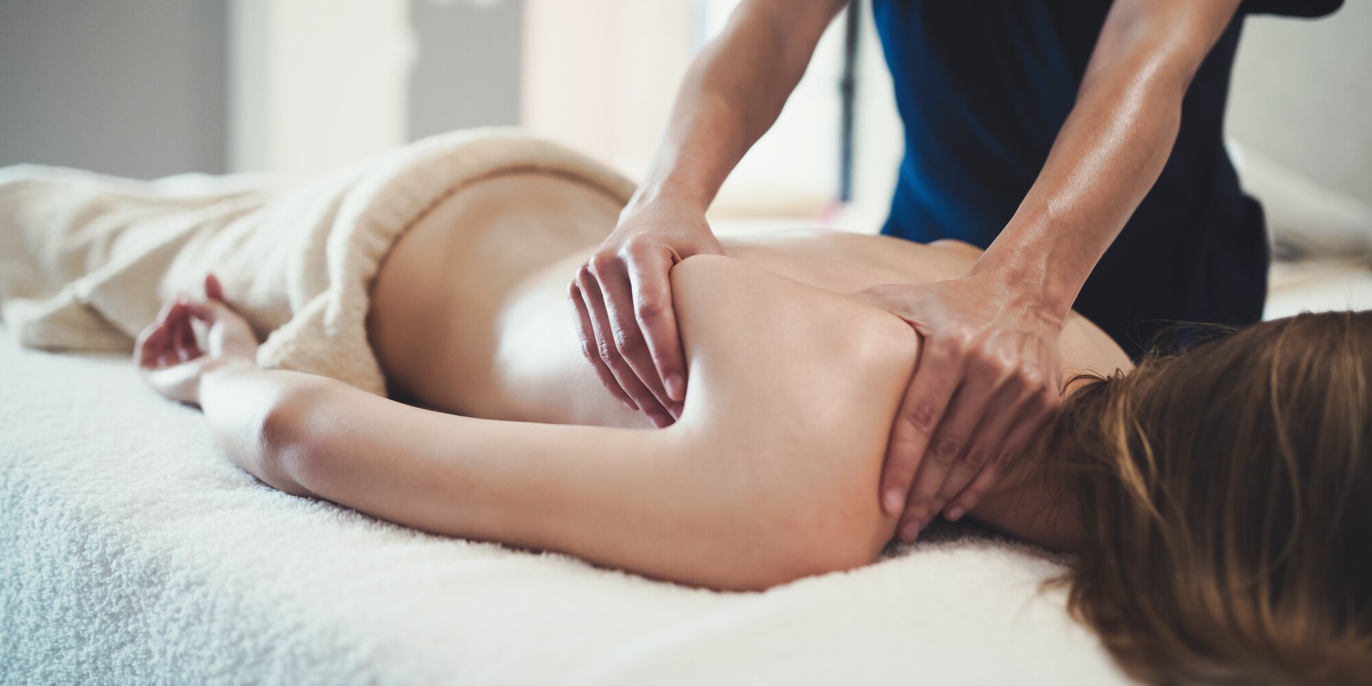 difference between a therapeutic massage and a classic massage
